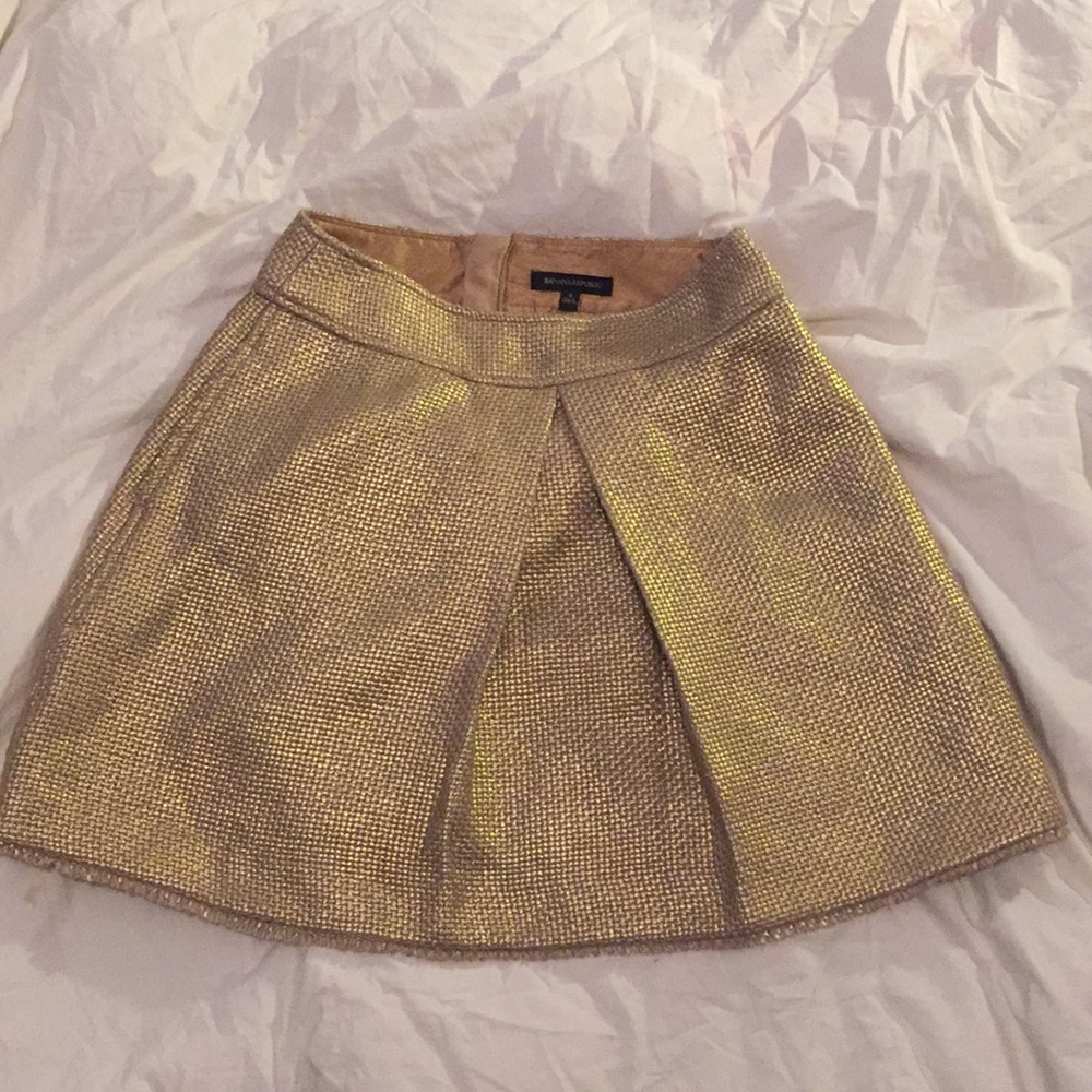 Gold pockets mini puffy skirt zip up